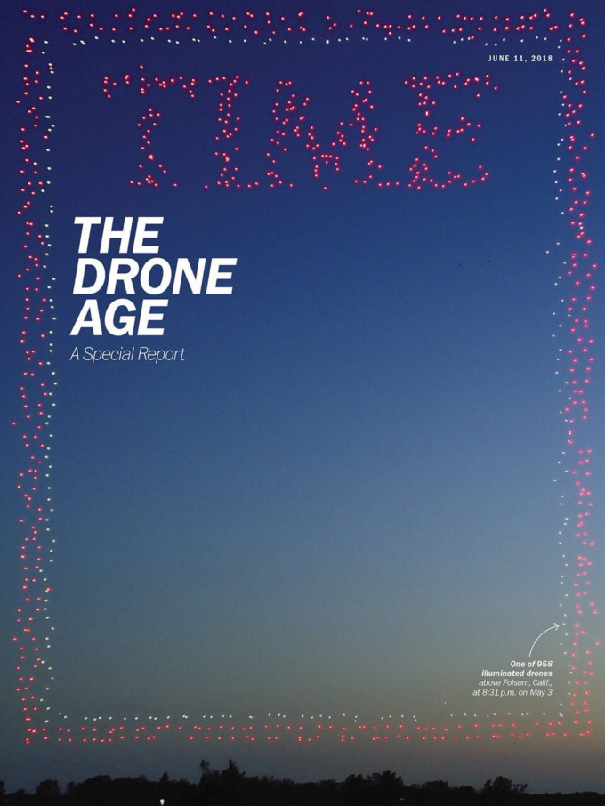 Фотография: Для новой обложки журнала Time снялись 958 дронов, и сфотографировал их тоже дрон №2 - BigPicture.ru