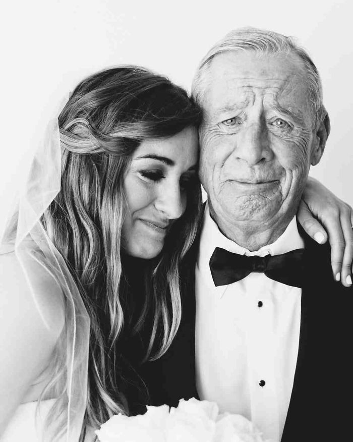 Фотография: 20 эмоциональных фото, на которых отцы впервые увидели своих дочерей в свадебных платьях №5 - BigPicture.ru