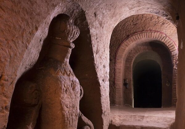Армянин копал хранилище для овощей, но увлекся и построил подземный храм