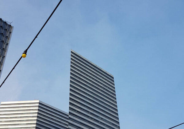 Пользователи сети нашли в Сингапуре абсолютно плоское здание