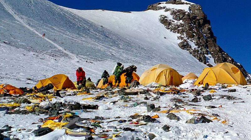 Как Эверест превратили в самую высокогорную помойку • НОВОСТИ В ФОТОГРАФИЯХ