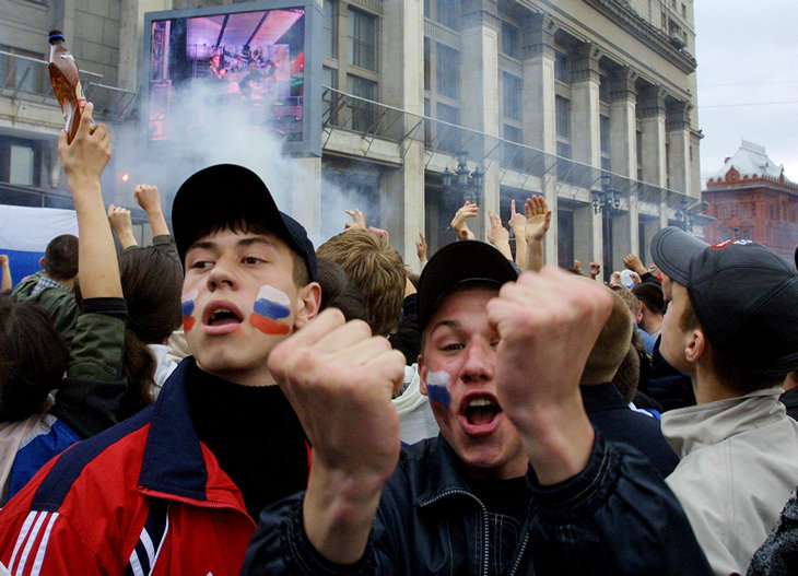 Фотография: Жестоко и страшно: ровно 16 лет назад футбольные фанаты разгромили Манежную площадь №4 - BigPicture.ru