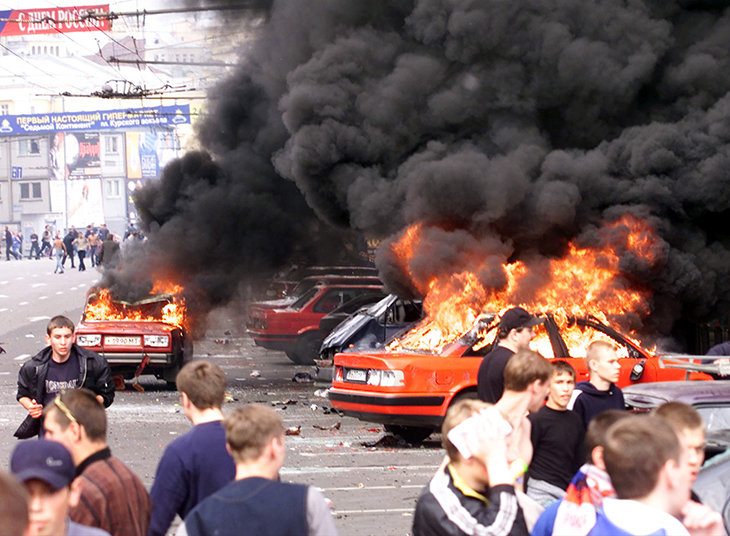 Фотография: Жестоко и страшно: ровно 16 лет назад футбольные фанаты разгромили Манежную площадь №3 - BigPicture.ru