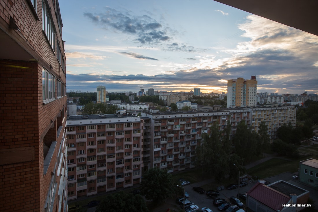 Обычный с виду, замысловатый внутри: уникальный дом-загадка в Минске с 3-уровневыми квартирами этаже, квартир, квартиры, этажа, квартире, жильцов, Минске, трехэтажные, первом, здесь, общем, считался, таких, располагается, очень, такой, можно, сложно, элитным, Жители