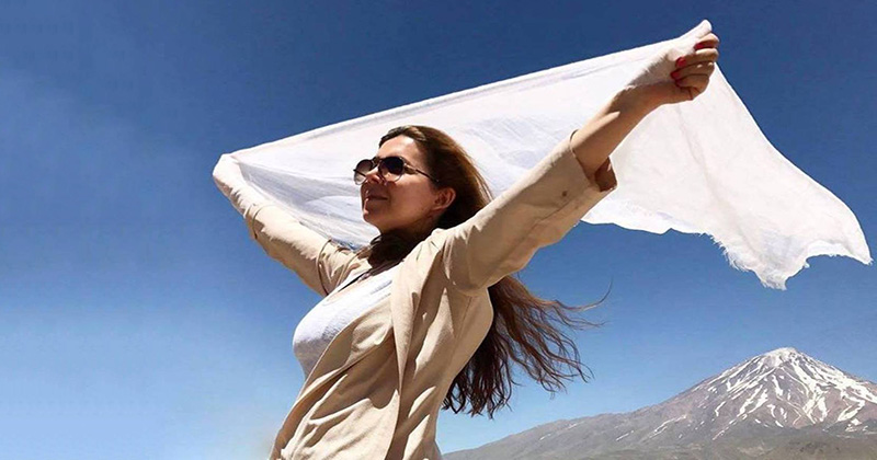 Фотография: Сняла хиджаб — получи 20 лет! Иранская активистка осуждена за участие в акции протеста №1 - BigPicture.ru