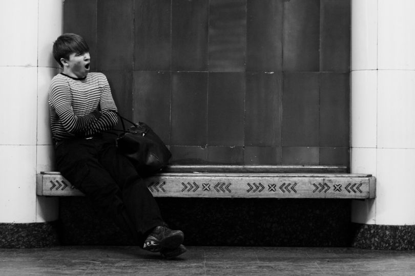 Фотография: Один день из жизни лавочки: проникновенная серия российского фотографа №2 - BigPicture.ru