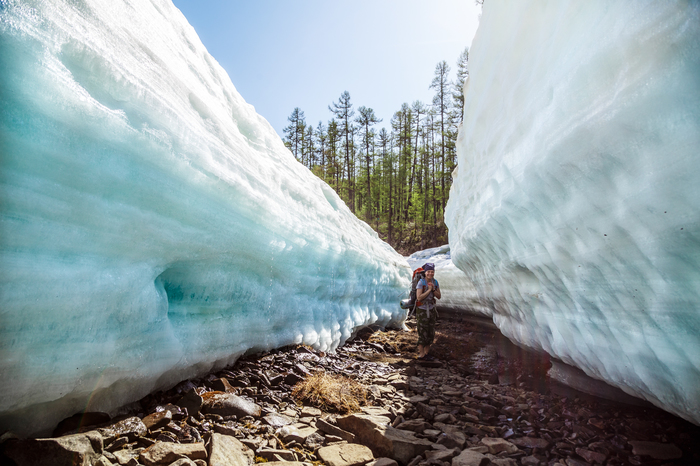 Фотография: Увидев это, вы захотите в Якутию: прогулка по льду жарким летом №8 - BigPicture.ru