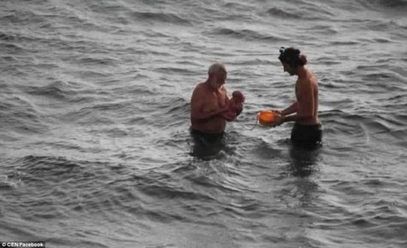 Фотография: Суровые туристы из России рожают прямо в Красное море №7 - BigPicture.ru