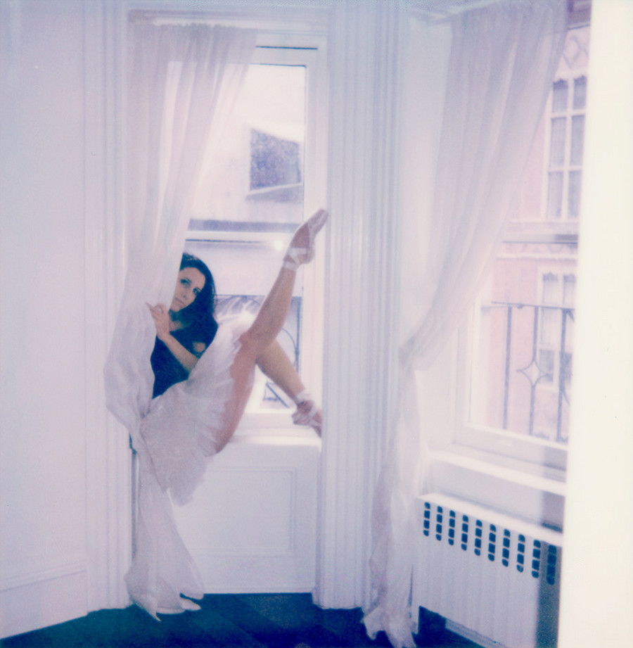 Фотография: Дерзкие, изящные, нежные: фотограф показала мир балерин №10 - BigPicture.ru