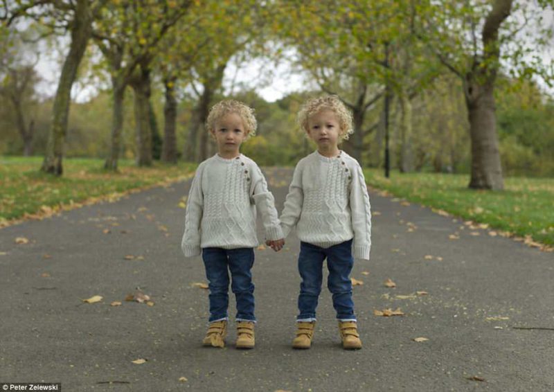 Фотография: Такие похожие, но такие разные: 20 невероятных портретов близнецов №20 - BigPicture.ru