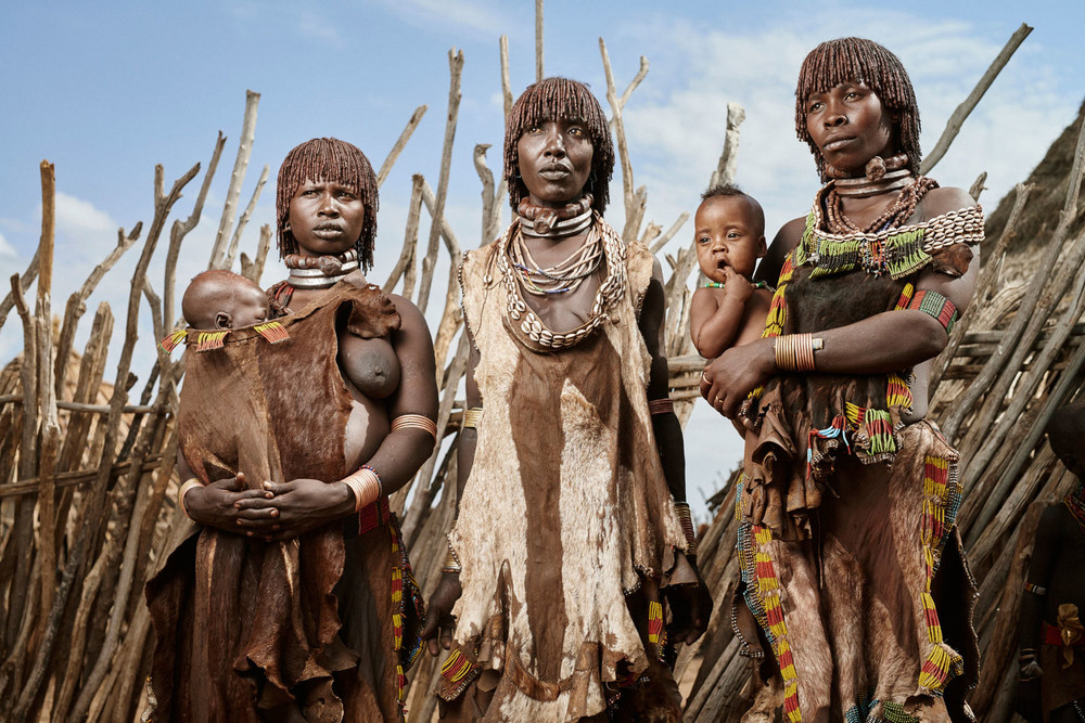 Фотография: Исчезнут в ближайшие 100 лет: фотограф показал племена на грани вымирания №9 - BigPicture.ru