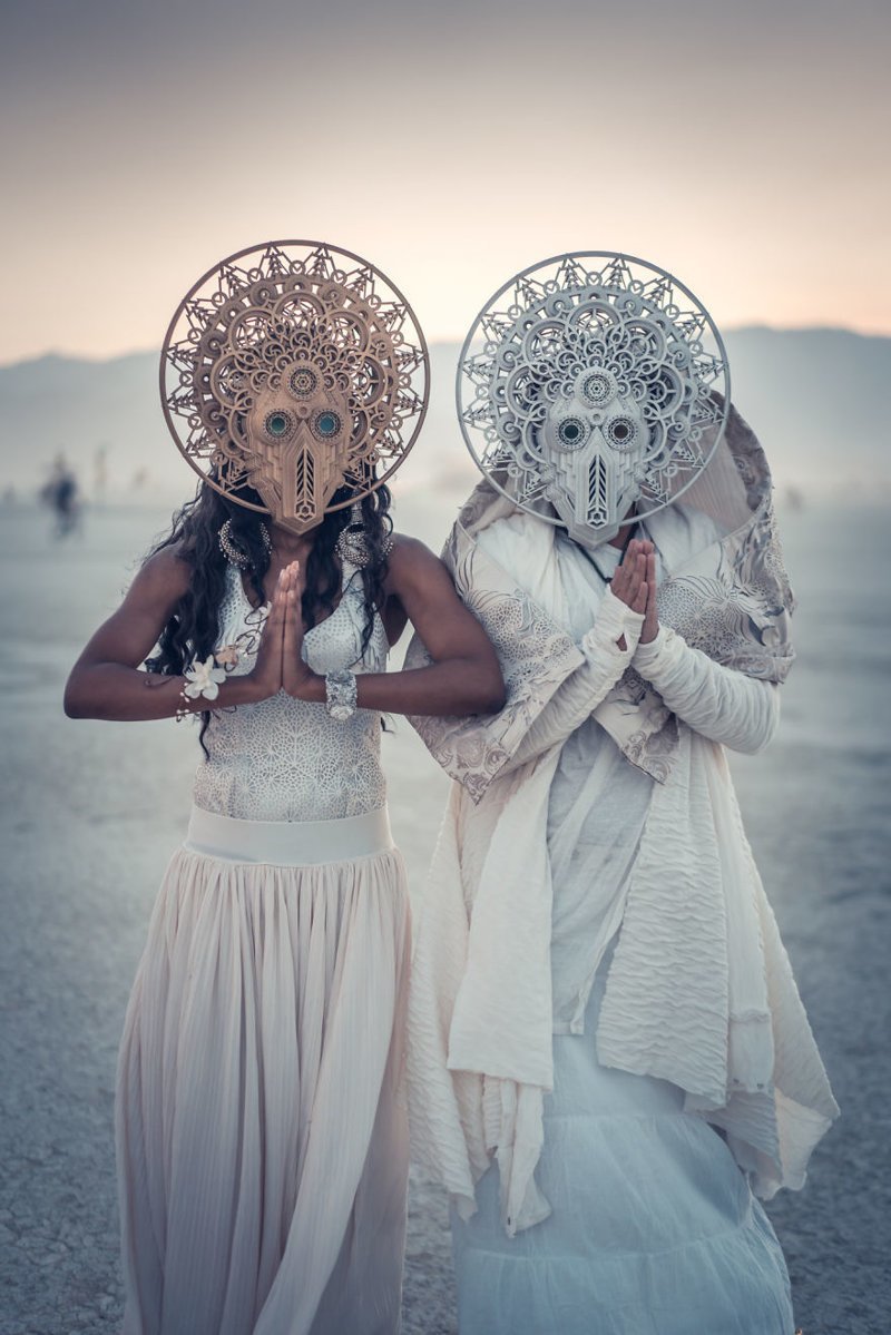 Фотография: Свадьба в футуристическом стиле на фестивале Burning Man №21 - BigPicture.ru