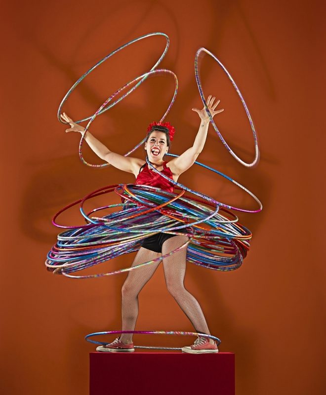 Фотография: Самая старая гимнастка в мире и огромный шагоход: что приготовили публике авторы 