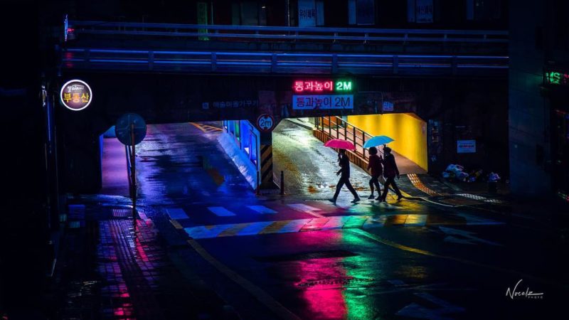 Фотки на мобильный: 30 потрясающих кадров дождливого Сеула