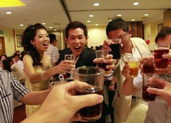 Как пить с китайцами и выжить: 7 правил китайской попойки
