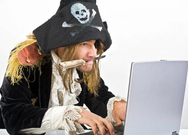 Стало известно, сколько зарабатывают пиратские сайты с сериалами