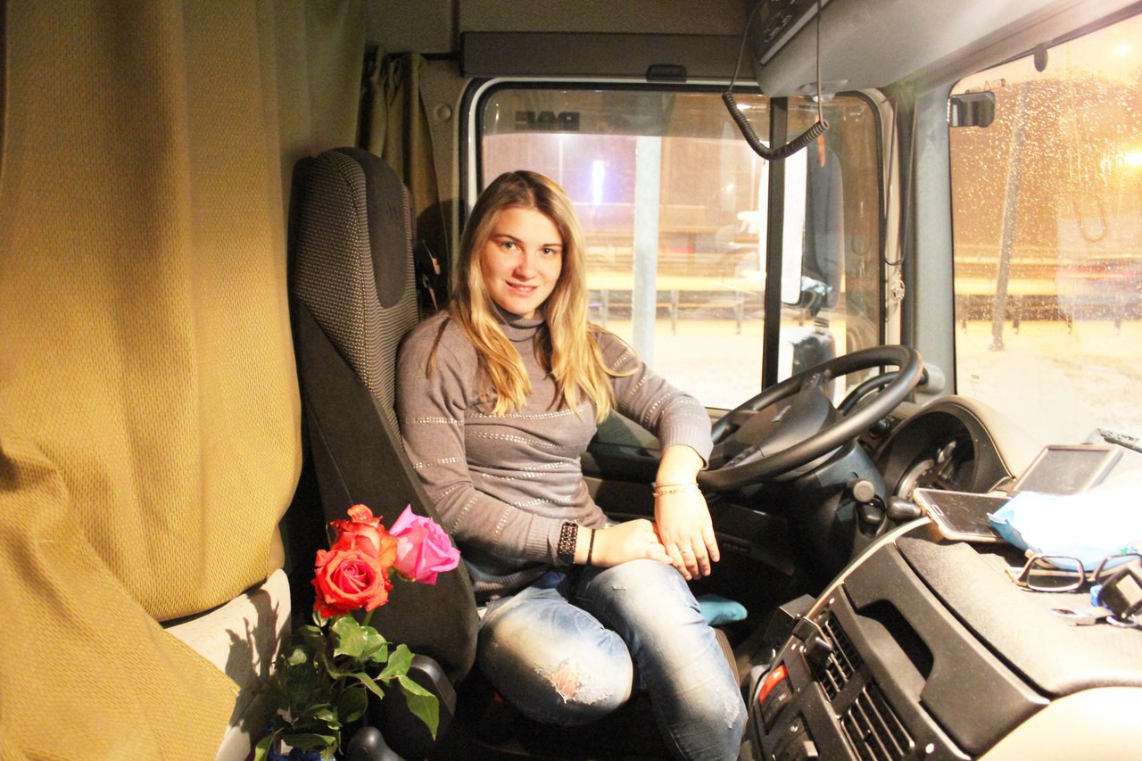 Фотография: 28-летняя дальнобойщица Катя откровенно рассказала про свою работу №10 - BigPicture.ru