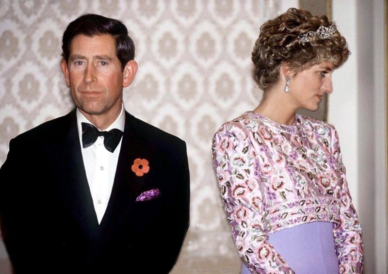 Почему фотографы изображали принца Чарльза выше Дианы ракурс, фотографов, Дианы, невесты, Чарльз, рядом, Диана, королевской, стала, чтобы, часто, будет, негласный, часть, убрать, крови, получила, статус, попросили, текла
