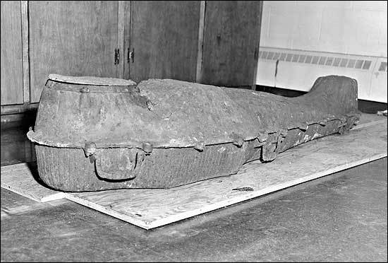 Фотография: Умерла от оспы в 1851 году: установлена личность девушки, погребенной в железном гробу в Нью-Йорке №9 - BigPicture.ru