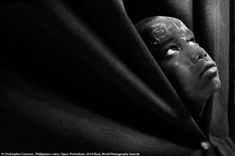 Фотография: Селфи монашек, завораживающий айсберг и дебош в Иерусалиме: кто станет победителем Sony World Photography Awards 2019 №16 - BigPicture.ru