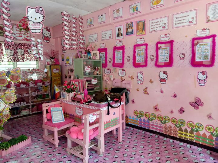 Фотография: Как вам такое, Снежанна Денисовна?! Филиппинская учительница за свой счет превратила класс в розовый рай Hello Kitty №2 - BigPicture.ru