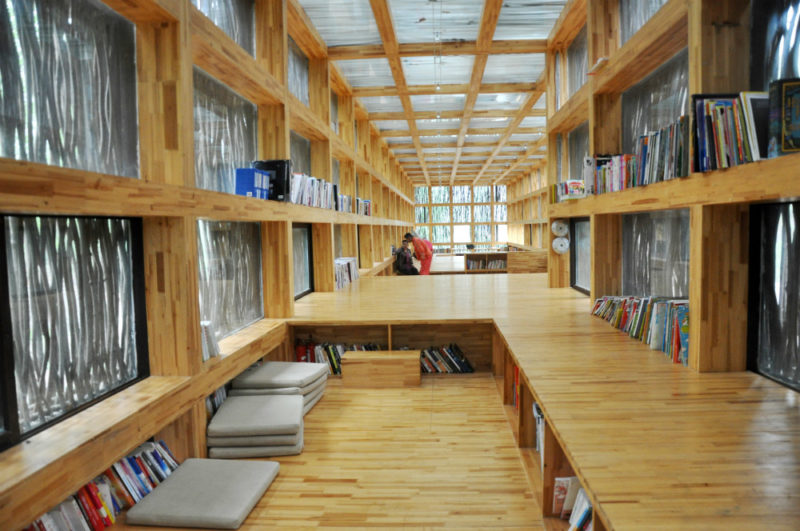Фотография: Как китайцы сделали модной сельскую библиотеку без электричества №10 - BigPicture.ru