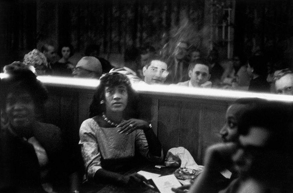 Нью-Йорк, 1962. Девушка в баре.