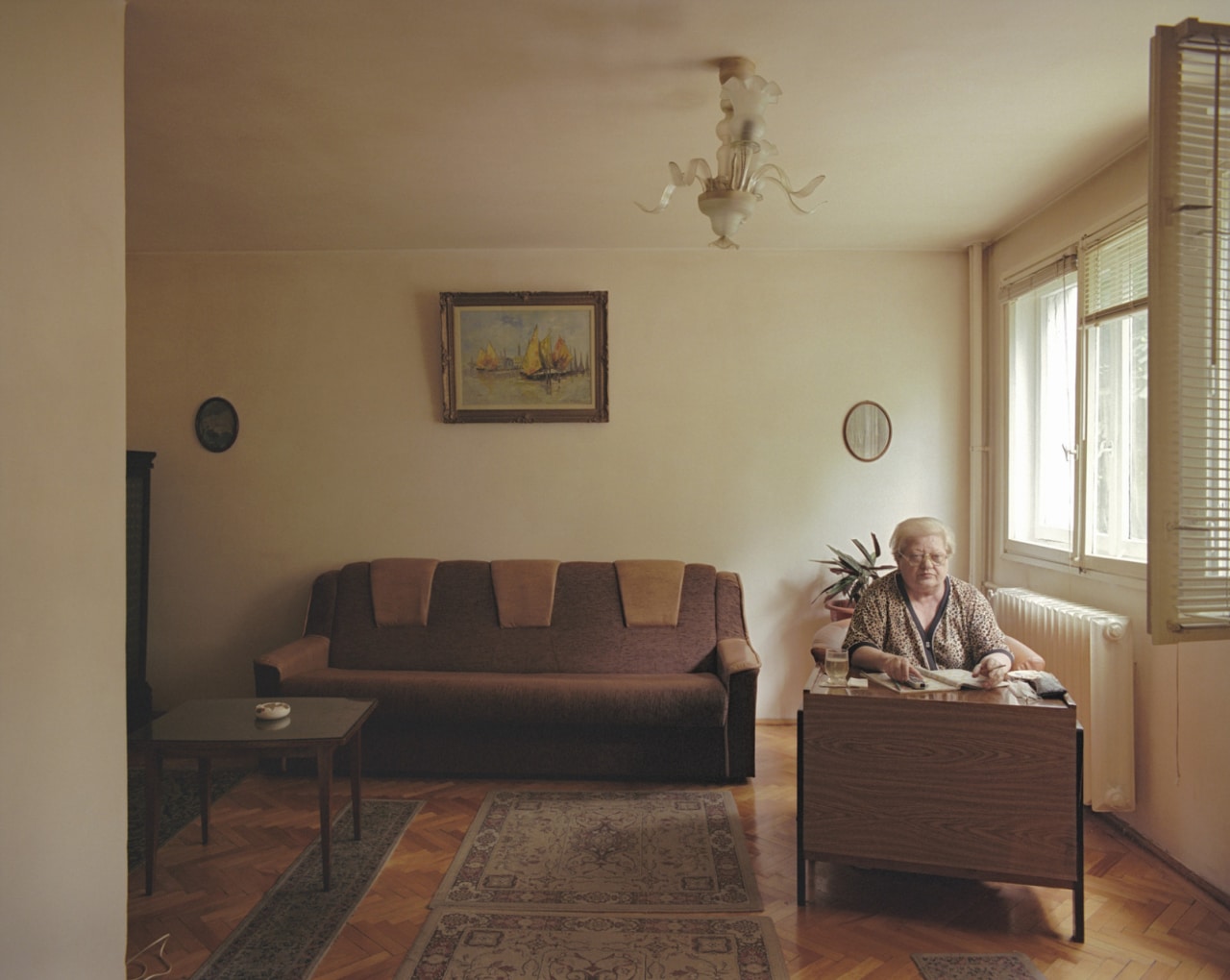 Фотография: Румынский фотограф показал, как одинаковые по планировке квартиры выглядят у 10 разных хозяев №3 - BigPicture.ru