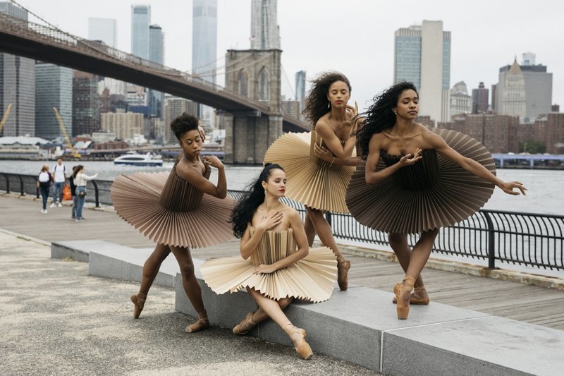 Фотография: Балерины в пачках из оригами в необычном фотопроекте под названием 