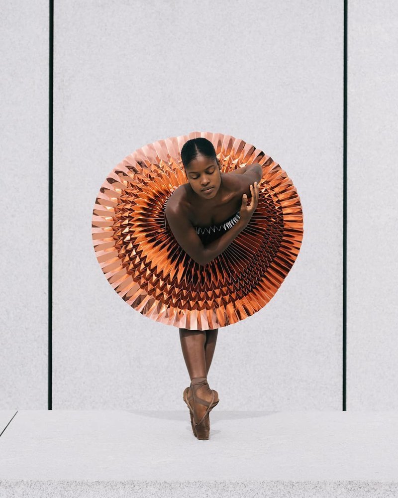 Фотография: Балерины в пачках из оригами в необычном фотопроекте под названием 