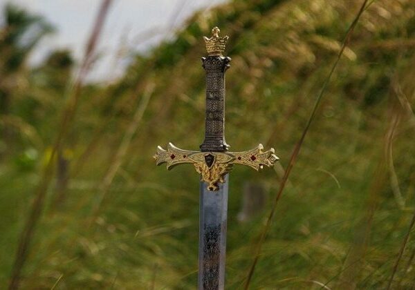 Не только Экскалибур: 10 самых знаменитых мечей Средневековья
