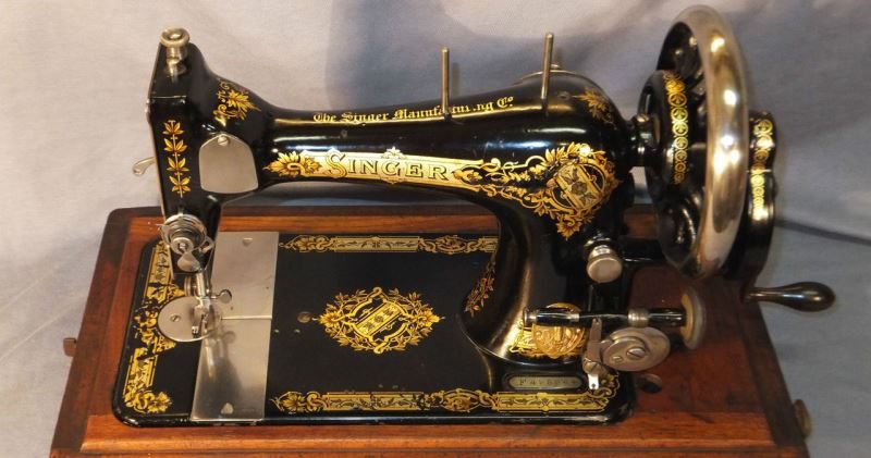 Фотография: Охота за швейными машинками, или Зачем антикварам бабушкин 