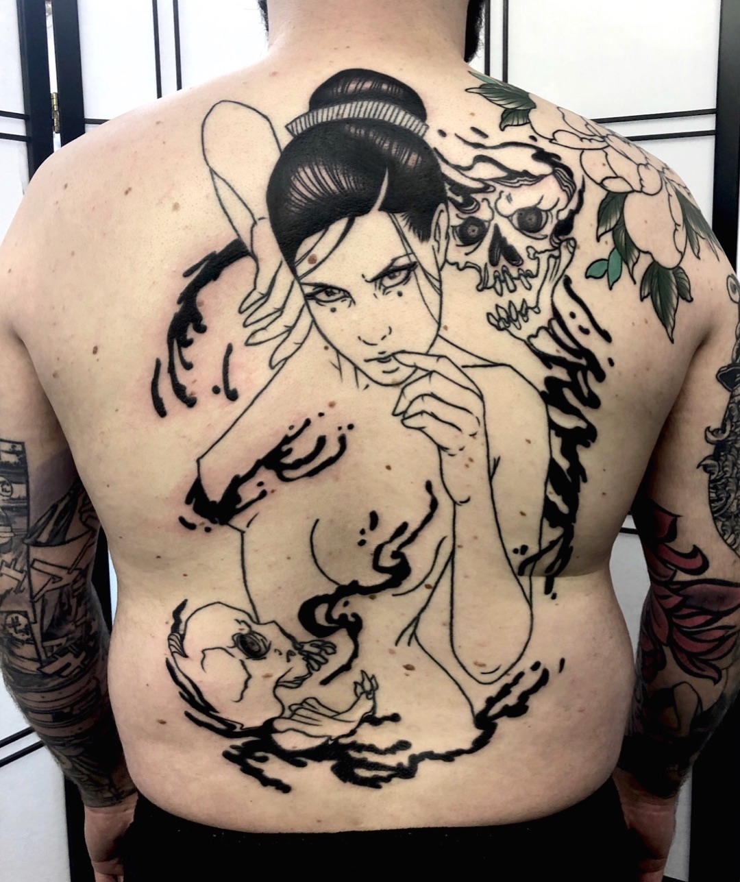 Фотография: Эротические и мрачные татуировки от французской художницы №15 - BigPicture.ru