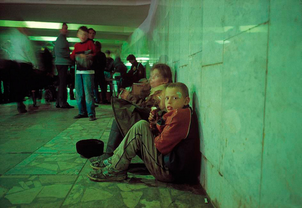 Фотография: Отчаянные девяностые в объективе французского фотографа Лиз Сарфати №63 - BigPicture.ru