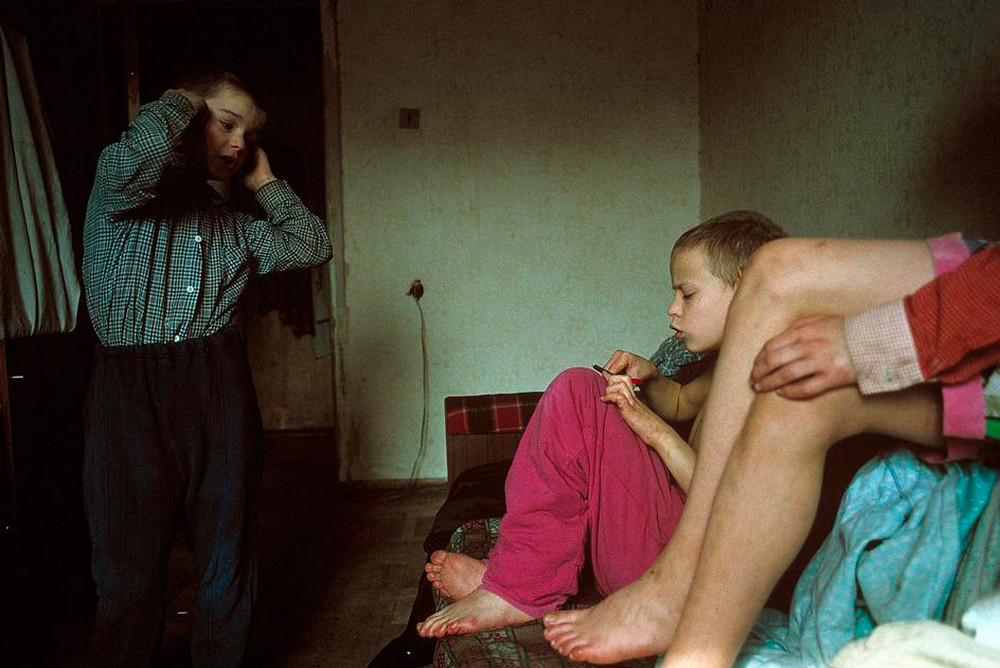 Фотография: Отчаянные девяностые в объективе французского фотографа Лиз Сарфати №65 - BigPicture.ru