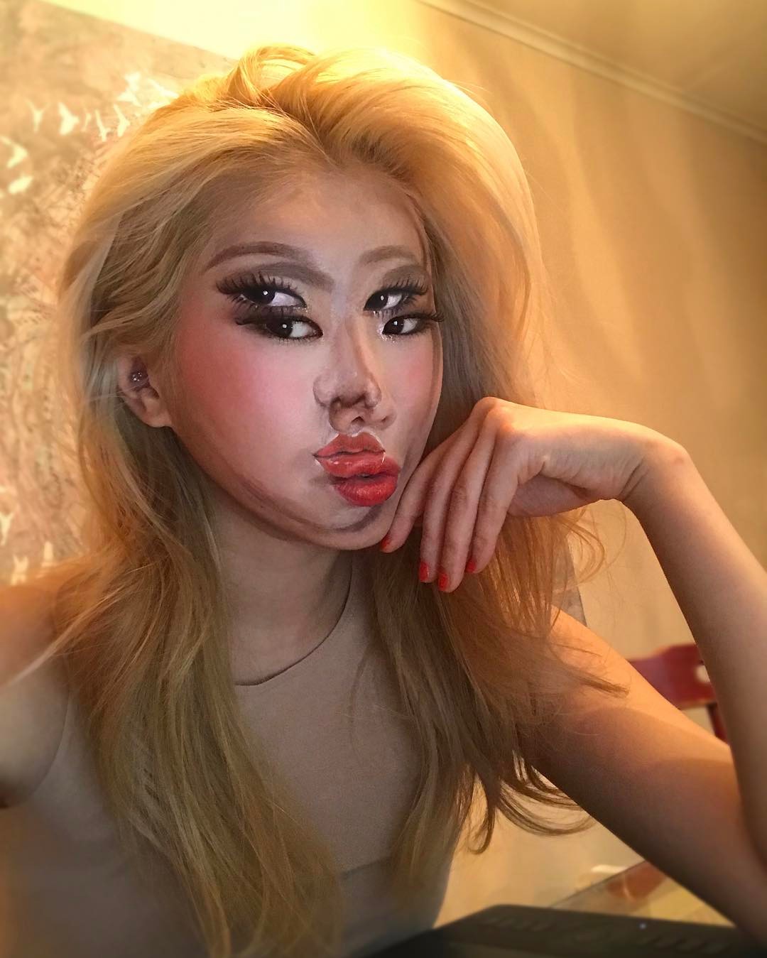 Фотография: Прекрасные химеры: визажист из Кореи взрывает мозг оптическими иллюзиями макияжа №23 - BigPicture.ru