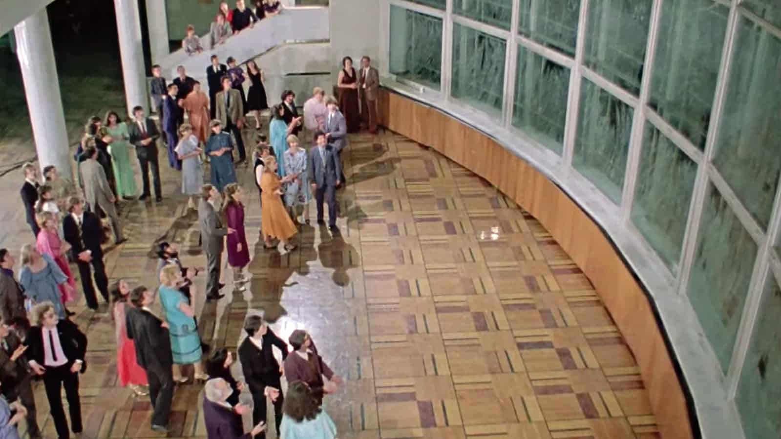 Изображение роскошных интерьеров Останкино, где проходили съемки фильма