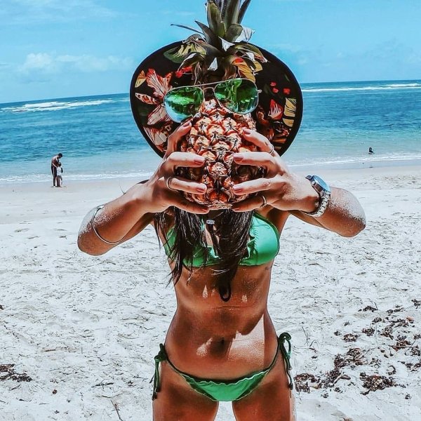 Фотография: Девушки и ананасы: 20+ горячих фото, от которых потекут слюнки №21 - BigPicture.ru