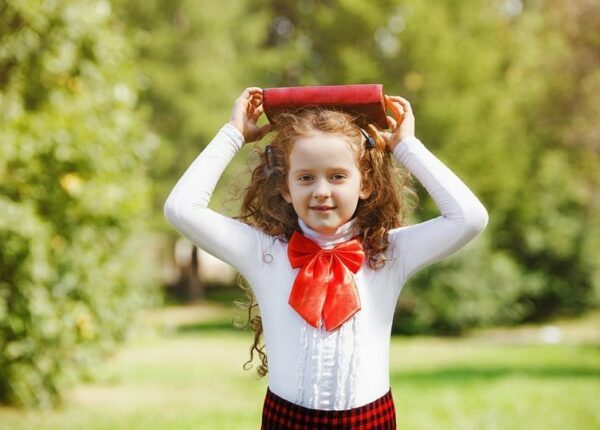 Медкомиссия перед школой: педиатр, ортопед и офтальмолог, по показаниям – гастроэнтеролог