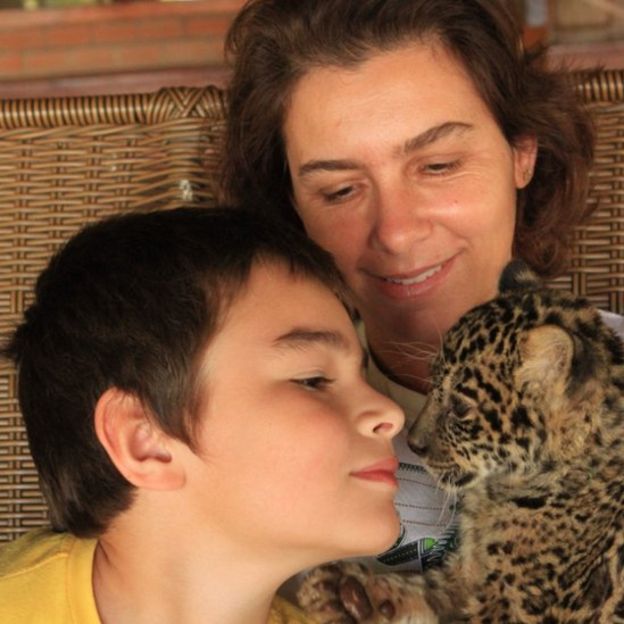 Фотография: Тьяго Силвейра – бразильский мальчик, живущий с ягуарами №4 - BigPicture.ru