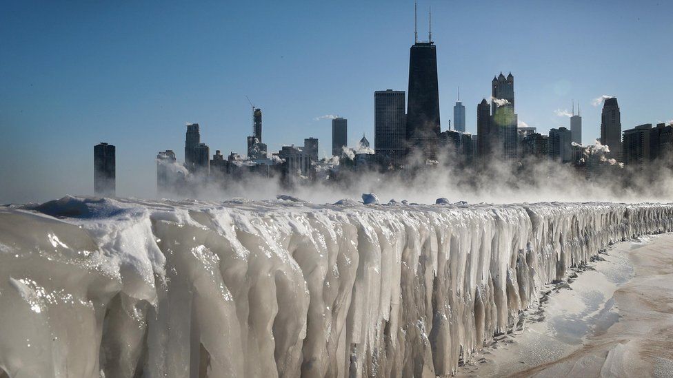 Фотография: Чибирские холода: США сковали рекордные морозы, Чикаго сковало льдом №1 - BigPicture.ru