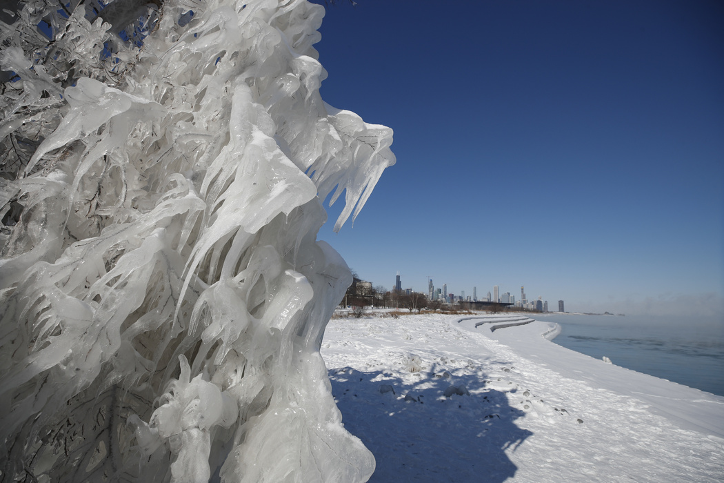 Фотография: Чибирские холода: США сковали рекордные морозы, Чикаго сковало льдом №3 - BigPicture.ru