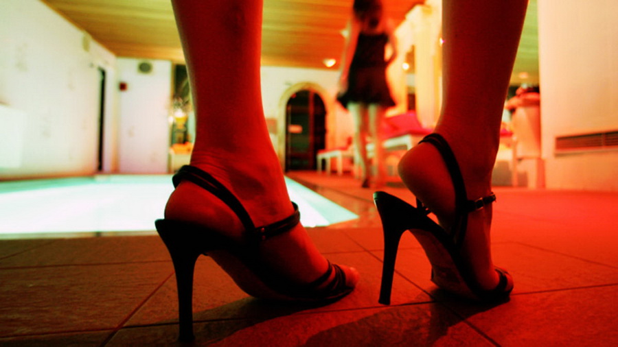 Фотография: Ученые узнали, почему женщины становятся проститутками: ответ вас очень удивит №4 - BigPicture.ru
