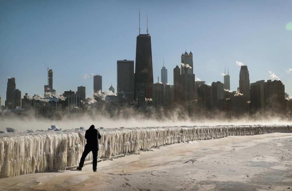 Фотография: Чибирские холода: США сковали рекордные морозы, Чикаго сковало льдом №4 - BigPicture.ru