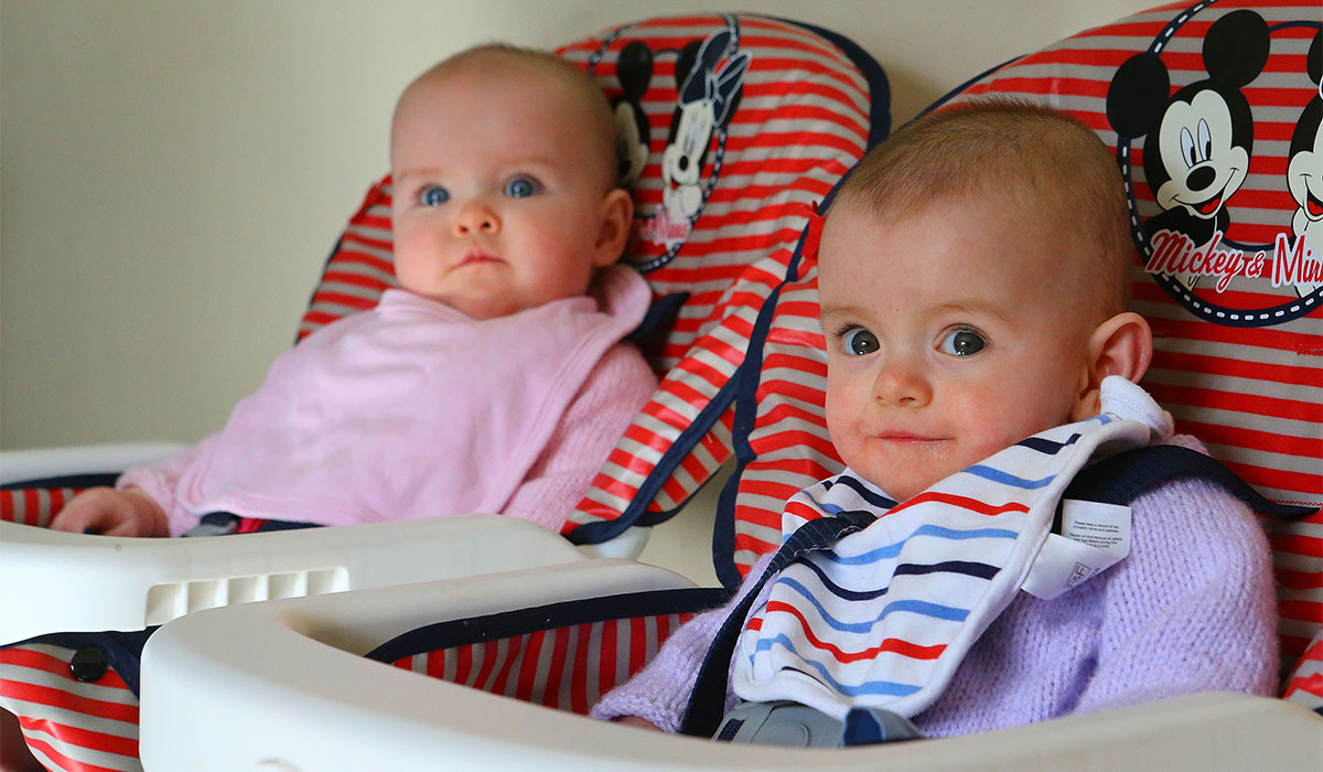 Фотография: Связаны одной судьбой: чудо-близняшки, которые родились с перерывом в 87 дней №9 - BigPicture.ru