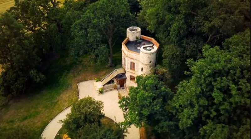Фотография: Маленький замок за большие деньги: пара британцев продает отреставрированный особняк за миллион долларов №13 - BigPicture.ru