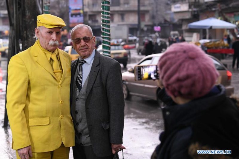 Фотография: Цвет настроения - желтый: этот пожилой сириец уже 35 лет надевает одежду только одного оттенка №7 - BigPicture.ru