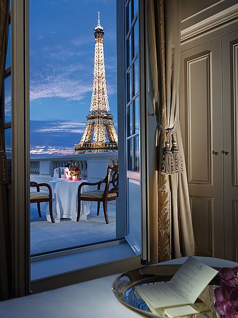 Фотография: А из нашего окна башня Эйфеля видна! Отели с самыми красивыми видами в мире №19 - BigPicture.ru
