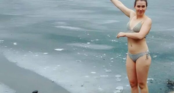 «Если хочешь быть здоров — закаляйся!». Девушки, которые обожают раздеваться и нырять