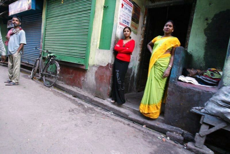 Фотография: Спасение утопающих — дело рук самих утопающих: как проститутки Индии остановили ВИЧ-эпидемию №4 - BigPicture.ru